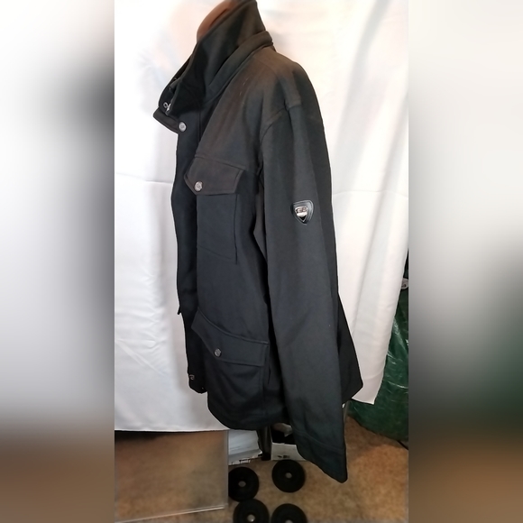 CB light weight jacket that has water resistant outer layer and fleece inside XL - Picture 2 of 5